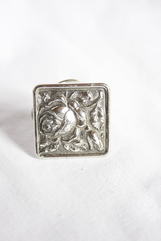 Wild Rag Clip Square Rose