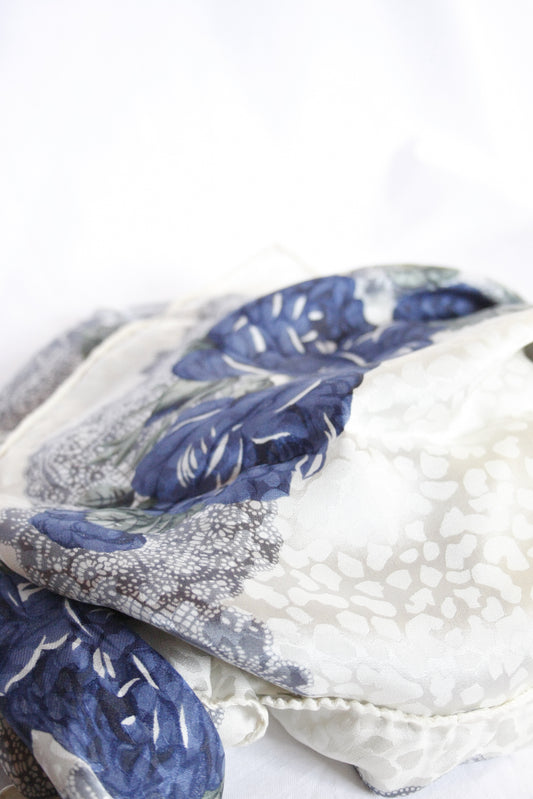 Vintage Wild Rag L 100% Silk