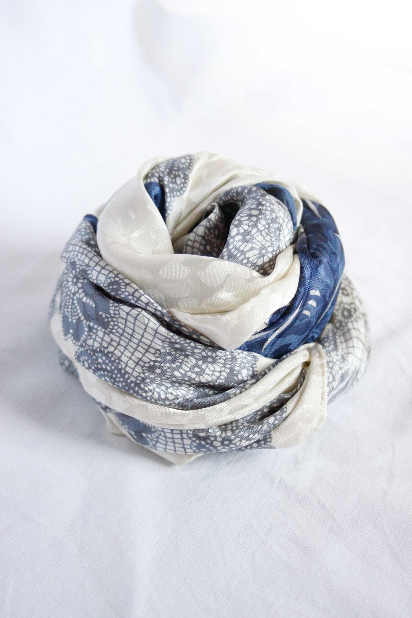 Vintage Wild Rag L 100% Silk