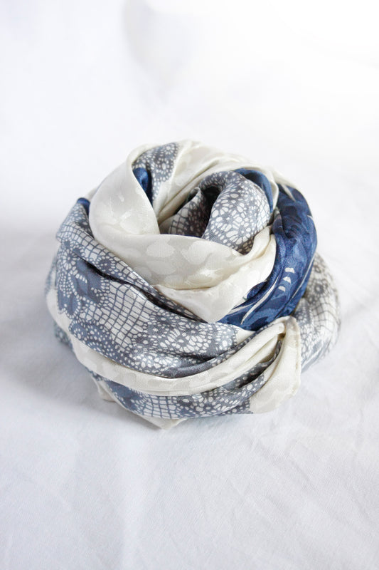 Vintage Wild Rag L 100% Silk