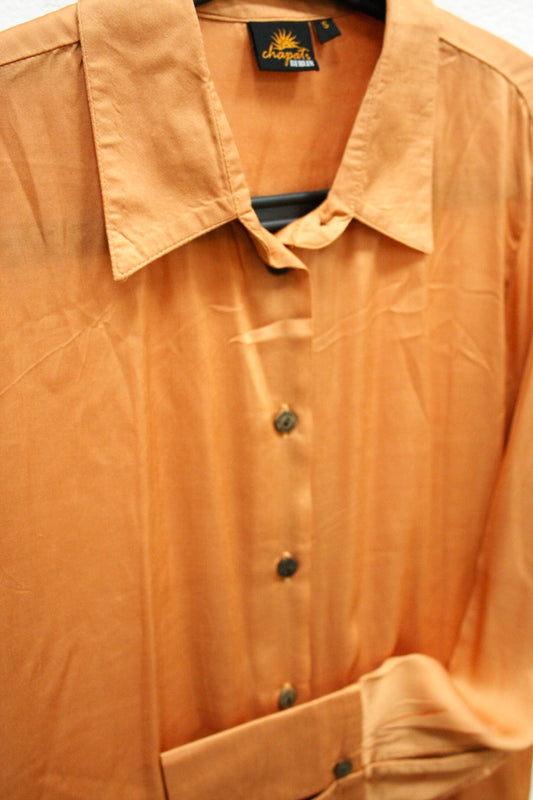 Show Shirt Silky mit Holzknöpfen