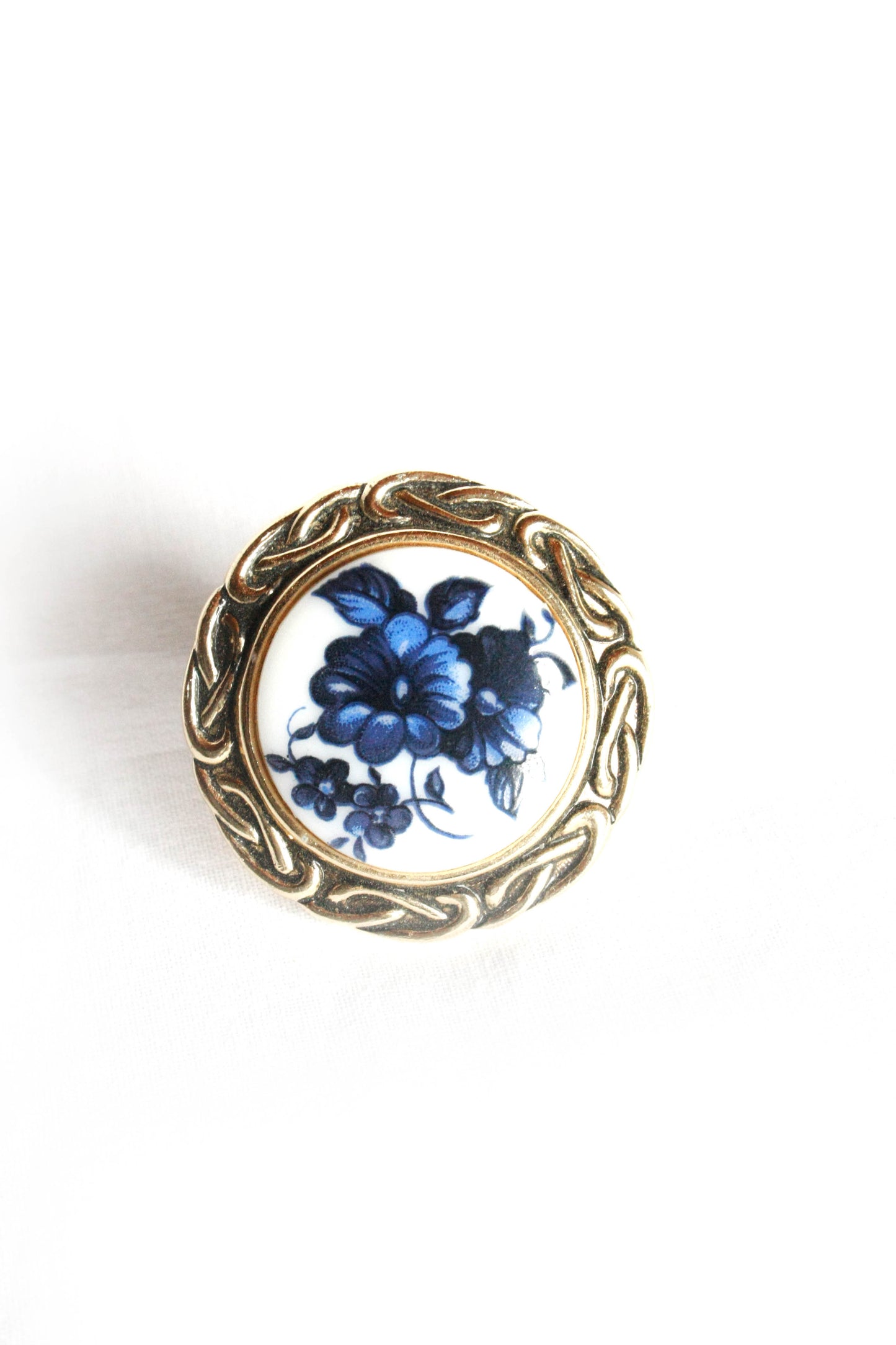Vintage Wild Rag Clip Porcelain