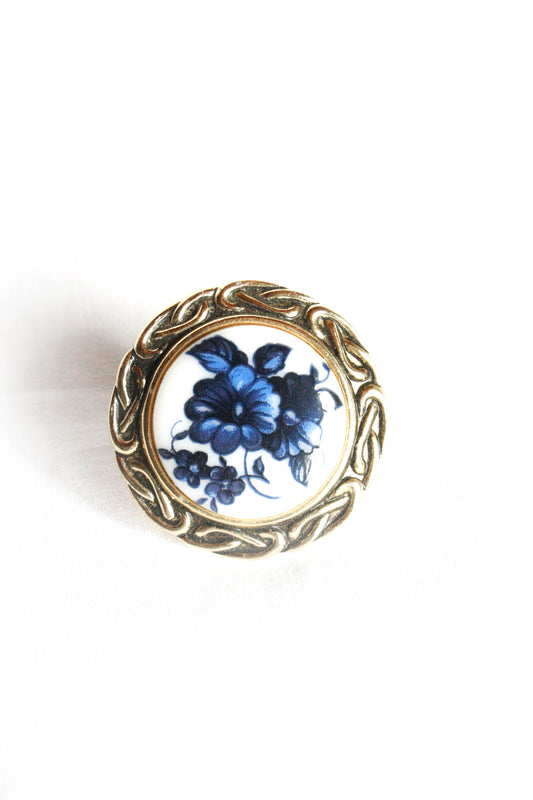 Vintage Wild Rag Clip Porcelain